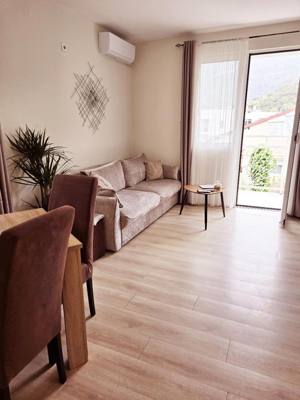 בודווה Apartments Nikcevic מראה חיצוני תמונה