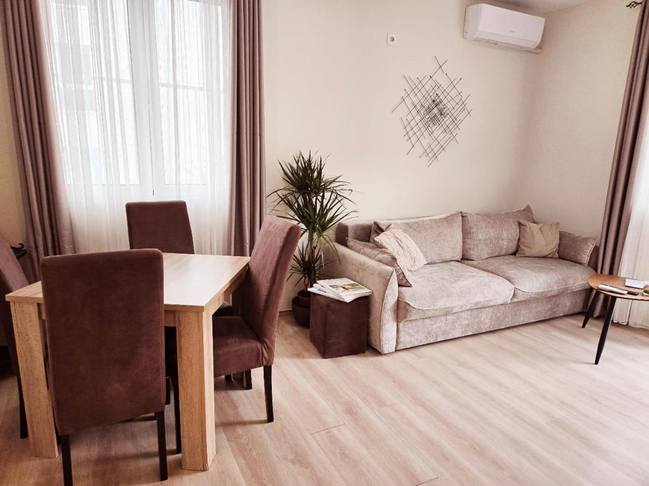 בודווה Apartments Nikcevic מראה חיצוני תמונה