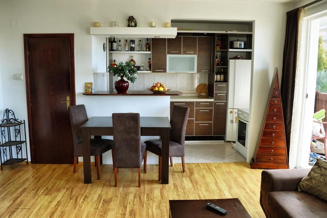 בודווה Apartments Nikcevic מראה חיצוני תמונה