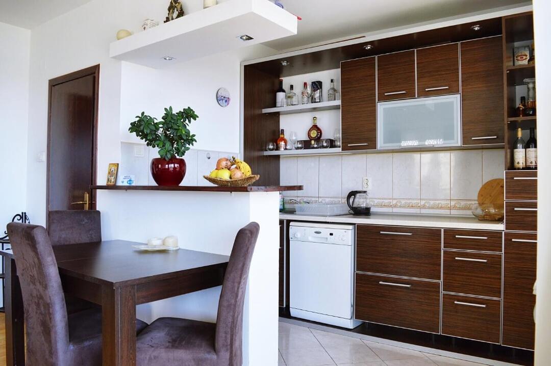 בודווה Apartments Nikcevic מראה חיצוני תמונה