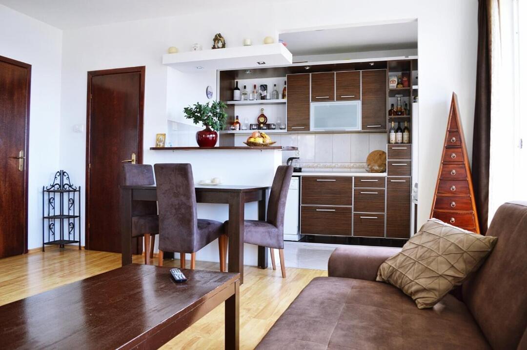 בודווה Apartments Nikcevic מראה חיצוני תמונה